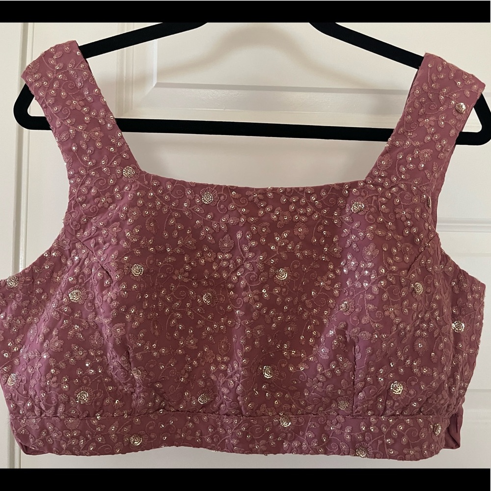Crop top, fits us size 12, bust 38